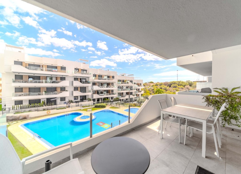 Resale - Apartment - Villamartin