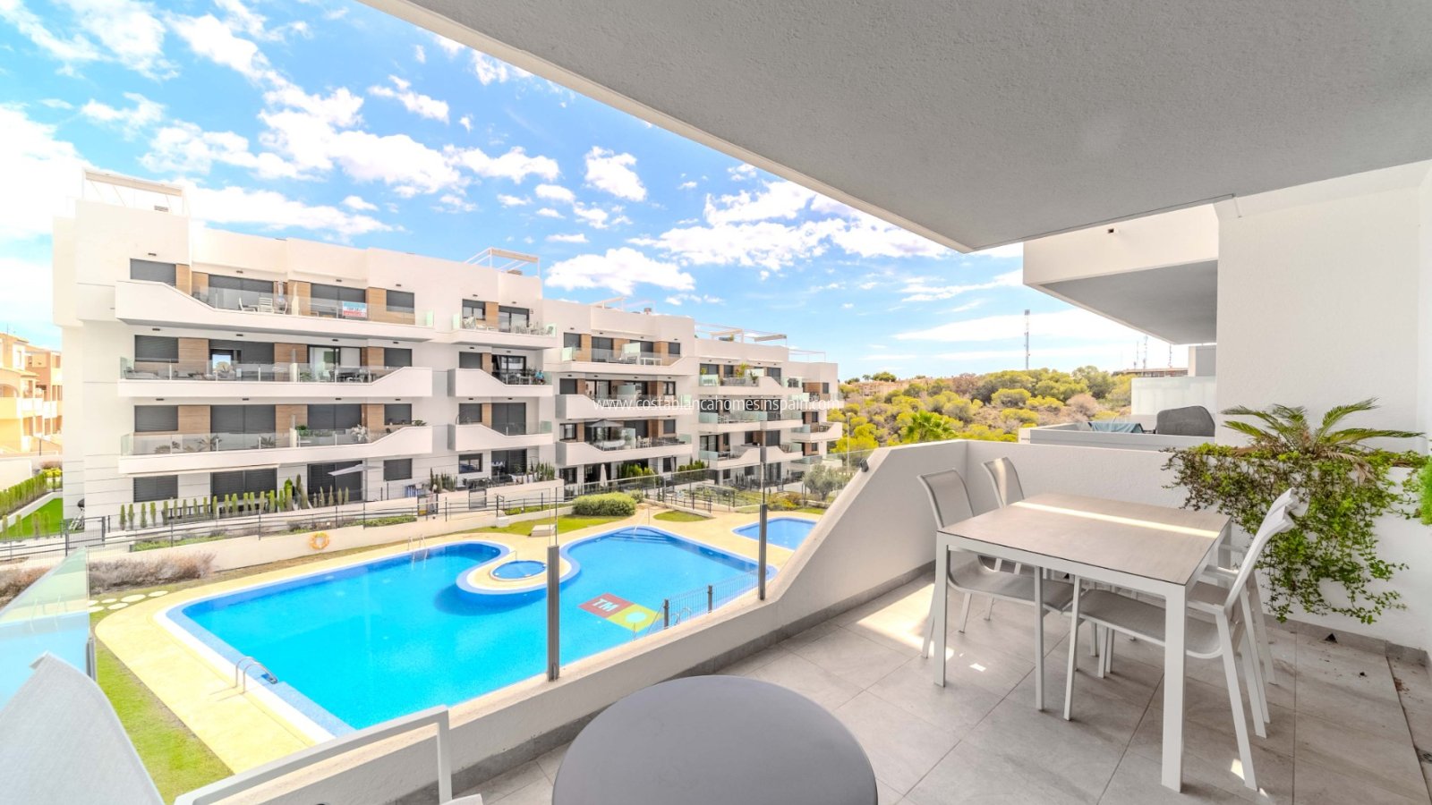 Resale - Apartment - Villamartin