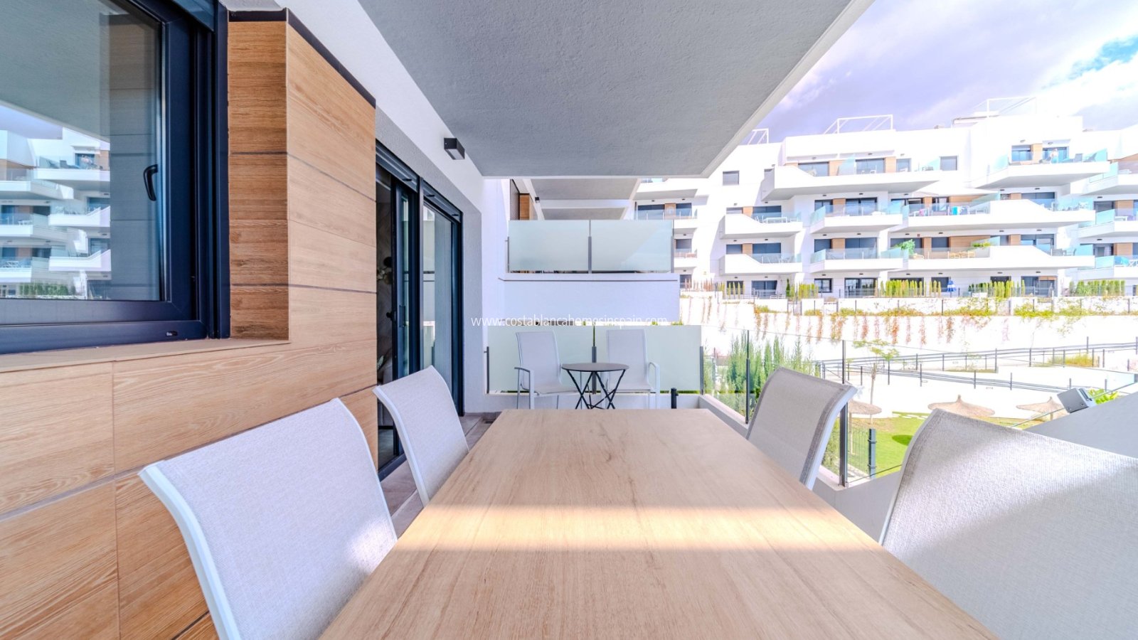 Resale - Apartment - Villamartin