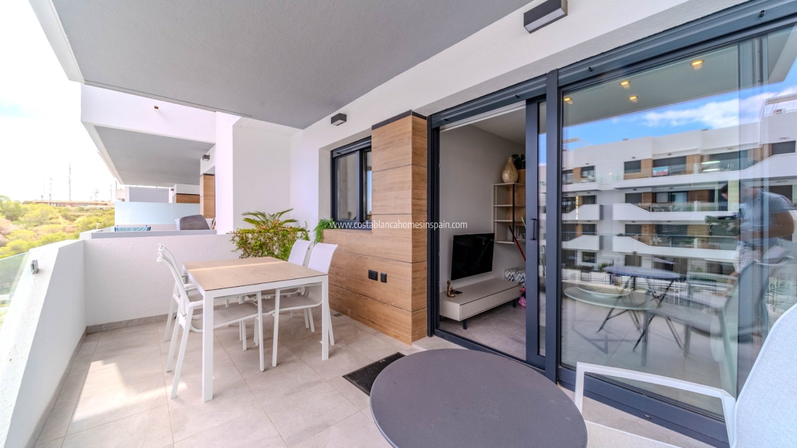 Resale - Apartment - Villamartin