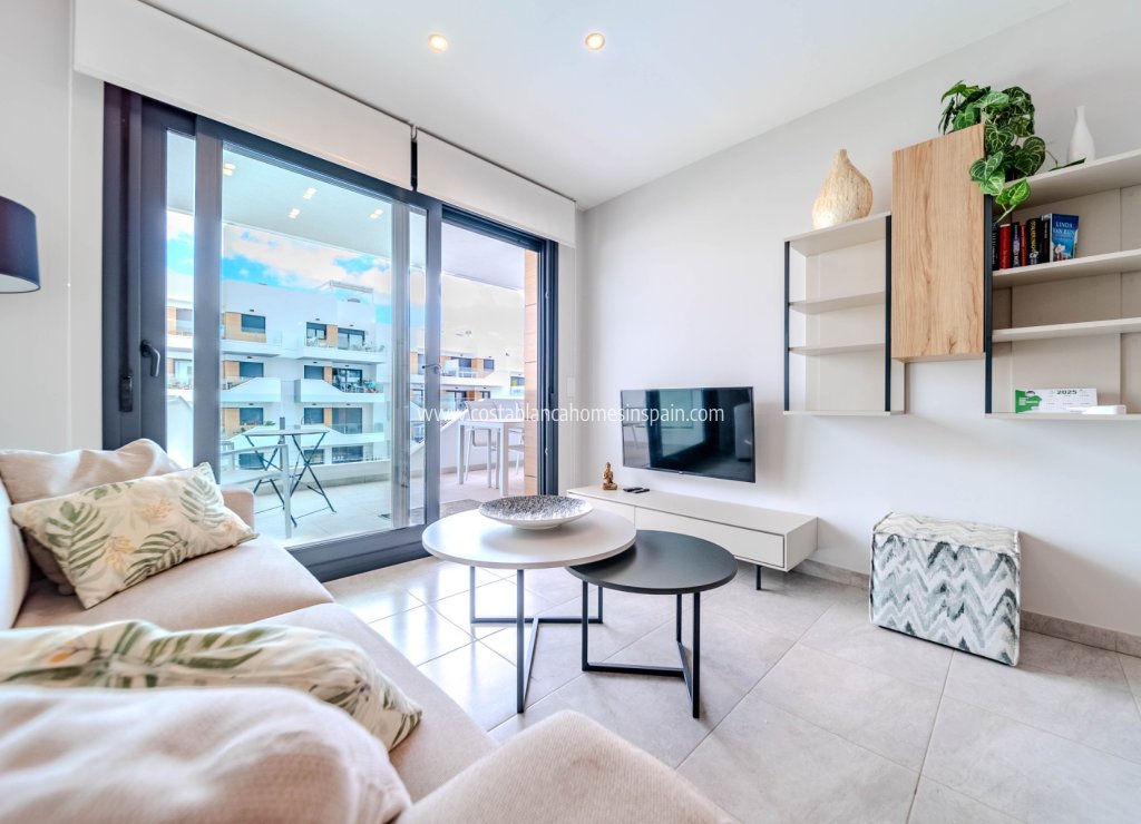 Resale - Apartment - Villamartin