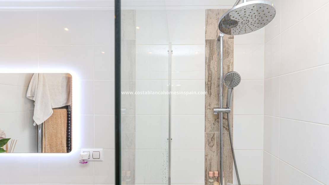 Resale - Apartment - Villamartin