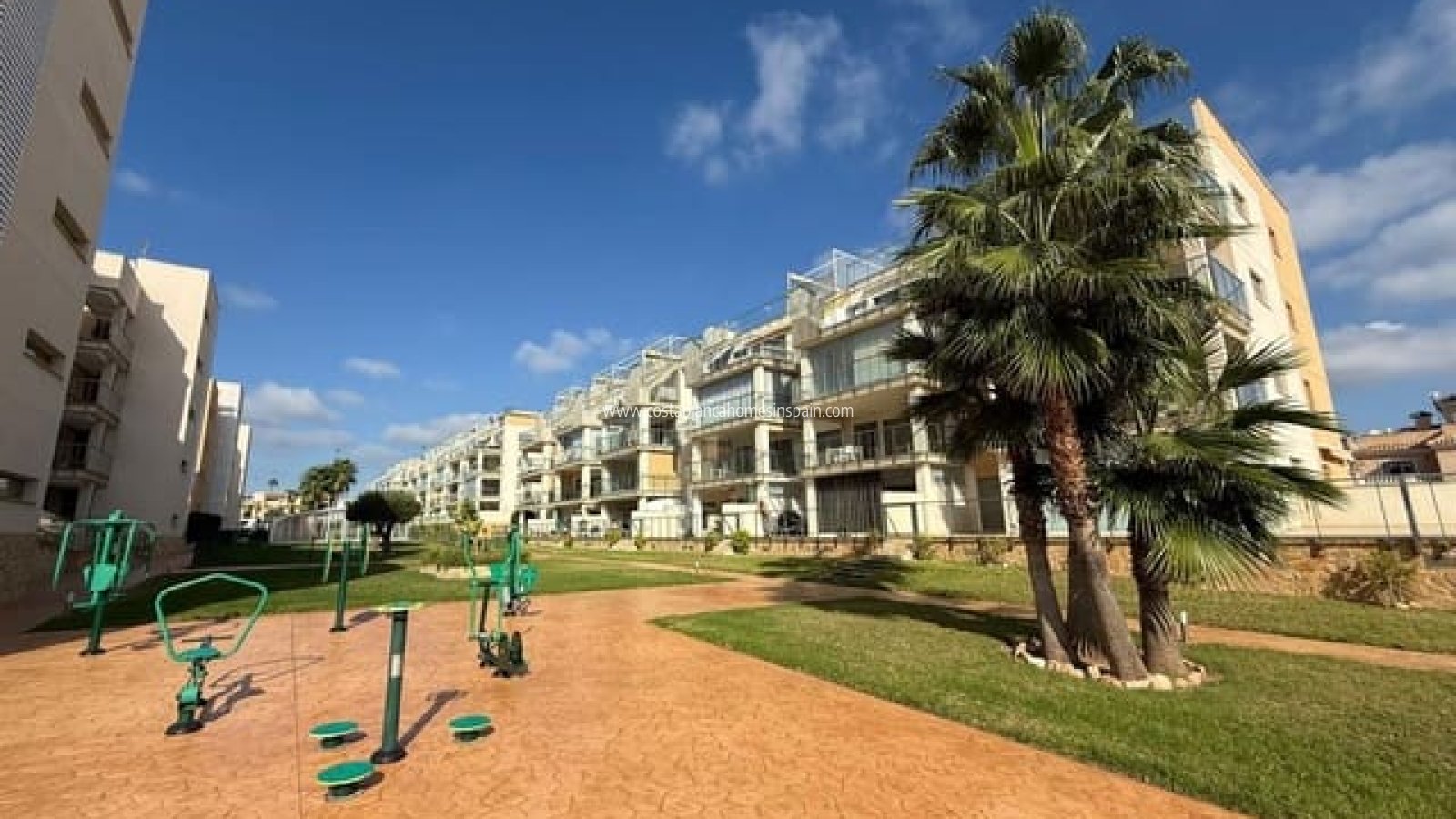 Resale - Apartment - Villamartin