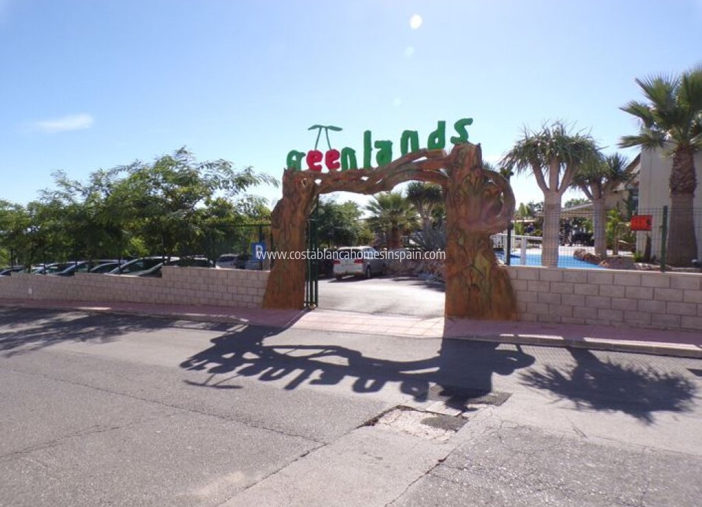 Resale - Apartment - Villamartin