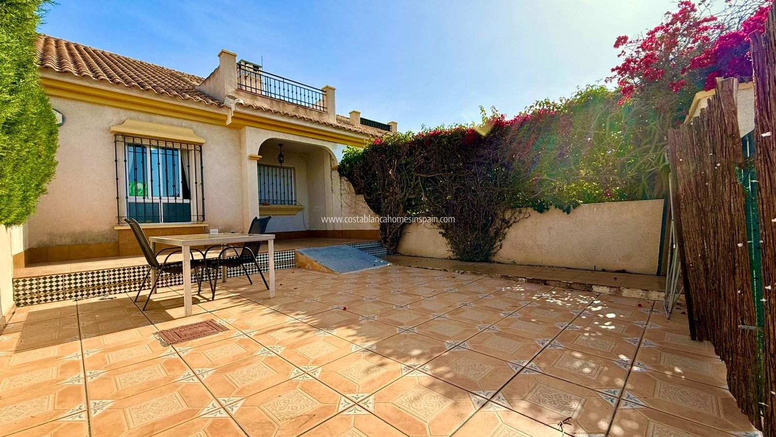 Resale - Bungalow - Cabo Roig