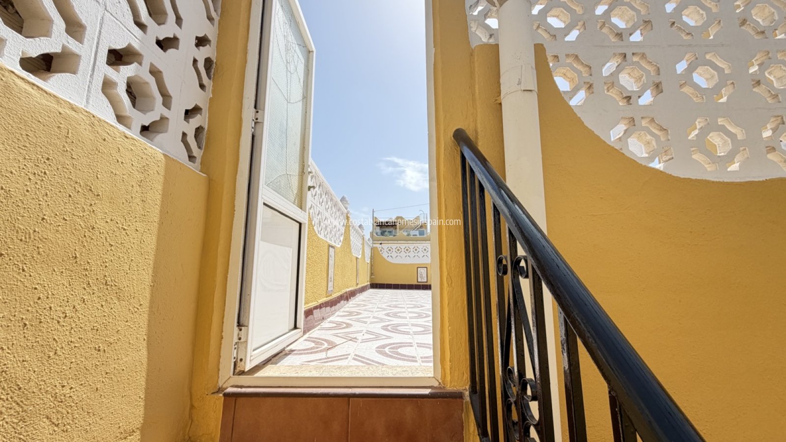 Resale - Bungalow - San Miguel de Salinas