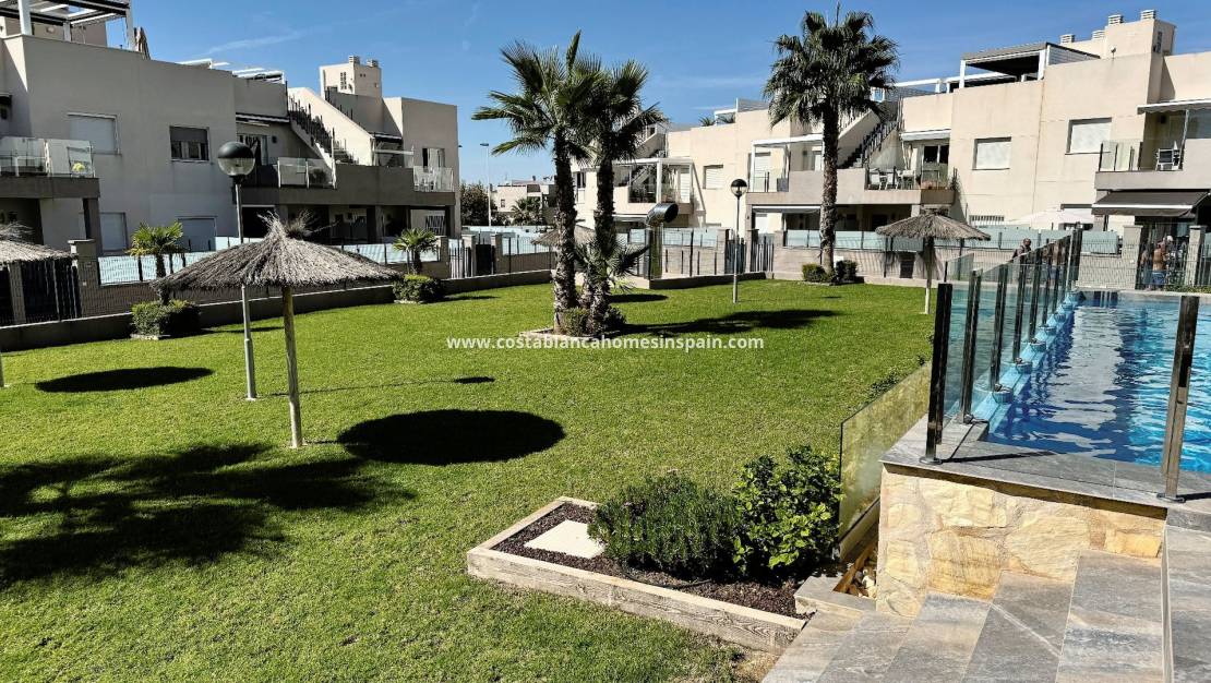 Resale - Bungalow - Torrevieja - Aguas Nuevas