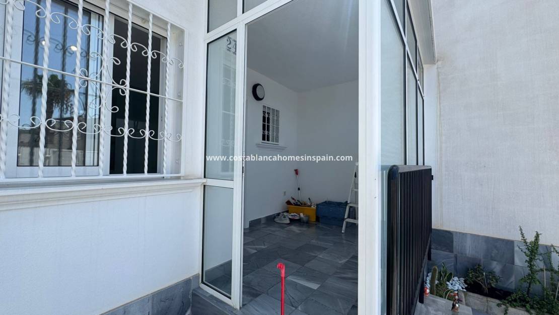 Resale - Bungalow - Torrevieja - Aguas Nuevas