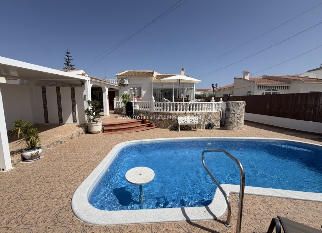 Resale - Bungalow - Torrevieja - San Luis