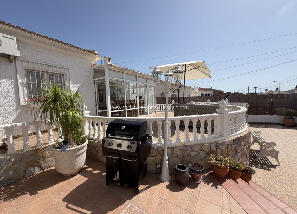 Resale - Bungalow - Torrevieja - San Luis