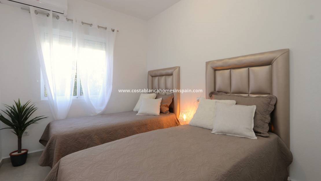 Resale - Bungalow - Villamartin - Costa Blanca South
