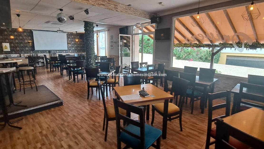 Resale - Commercial - Villamartin - Costa Blanca