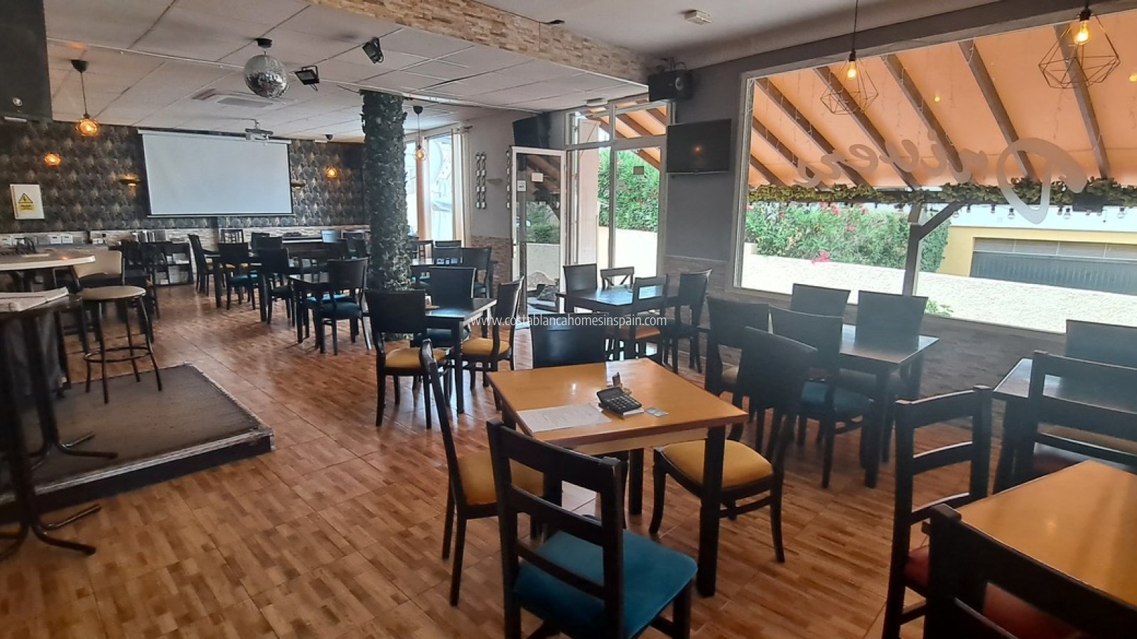 Resale - Commercial - Villamartin - Orihuela Costa