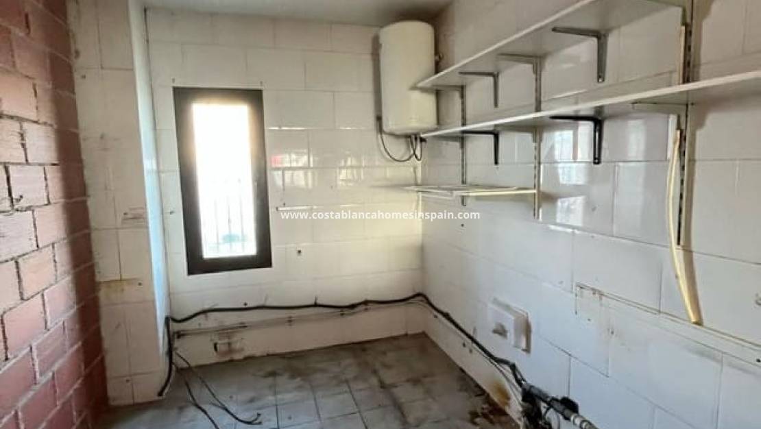 Resale - Commercial - Villamartin