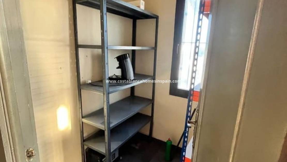 Resale - Commercial - Villamartin