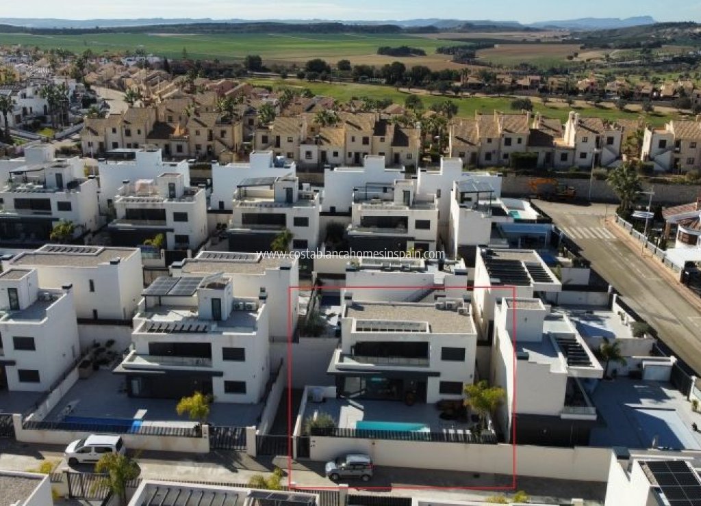 Resale - Detached Villa - Algorfa