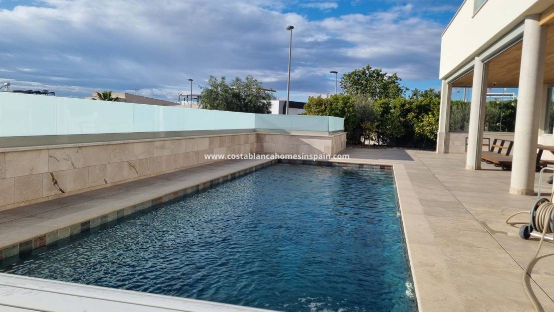 Resale - Detached Villa - Benijófar