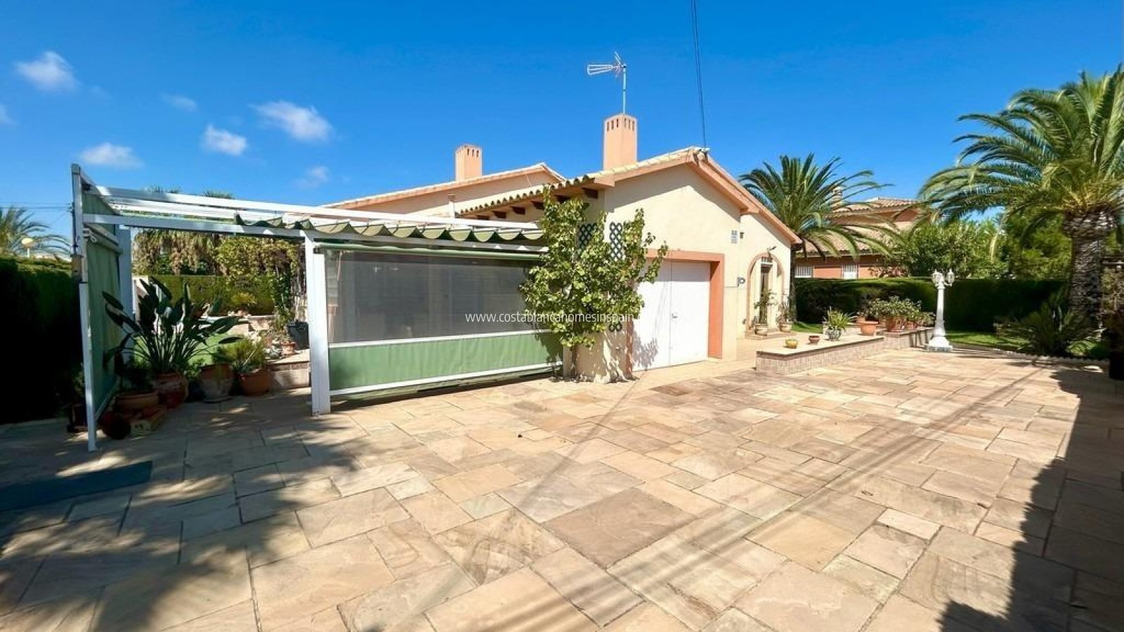 Resale - Detached Villa - Cabo Roig