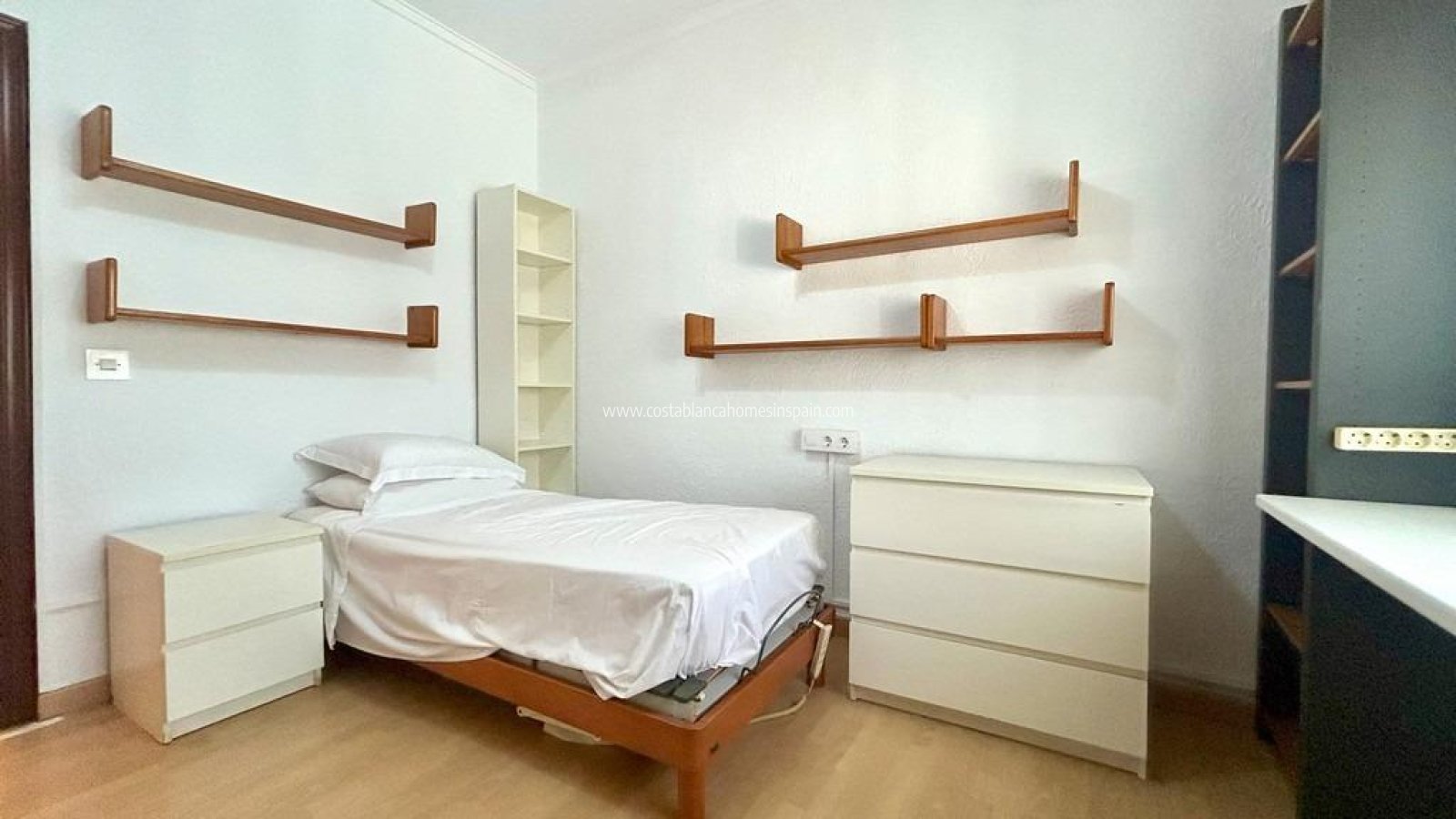 Resale - Detached Villa - Cabo Roig