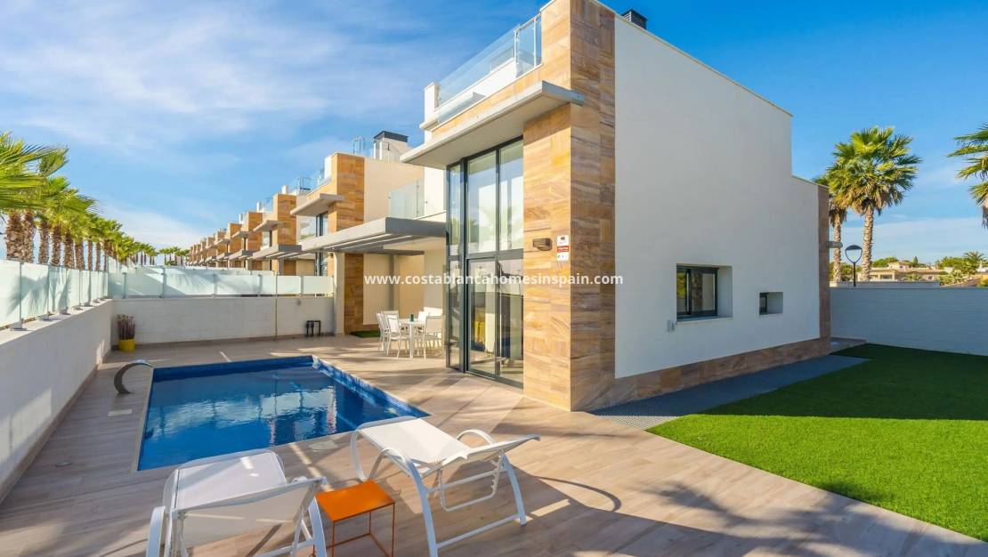 Resale - Detached Villa - Cabo Roig
