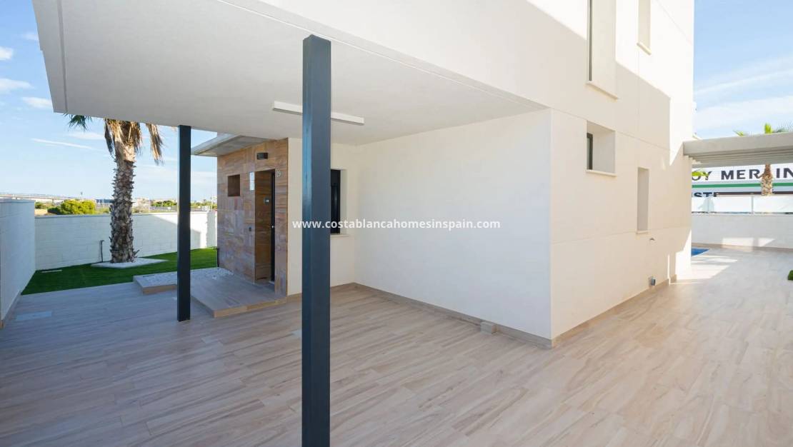 Resale - Detached Villa - Cabo Roig