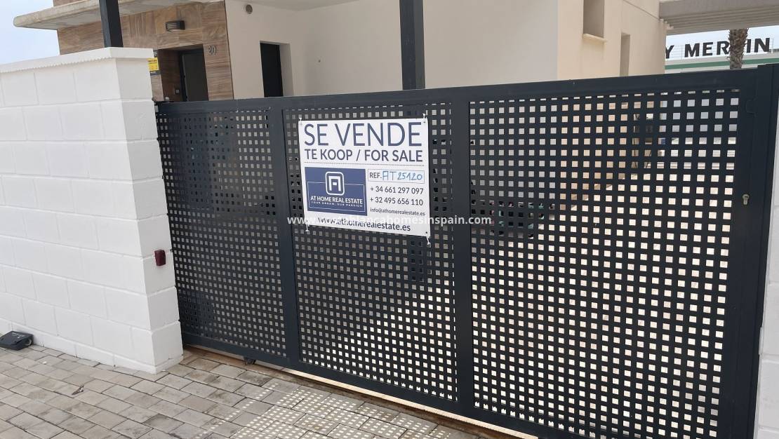 Resale - Detached Villa - Cabo Roig