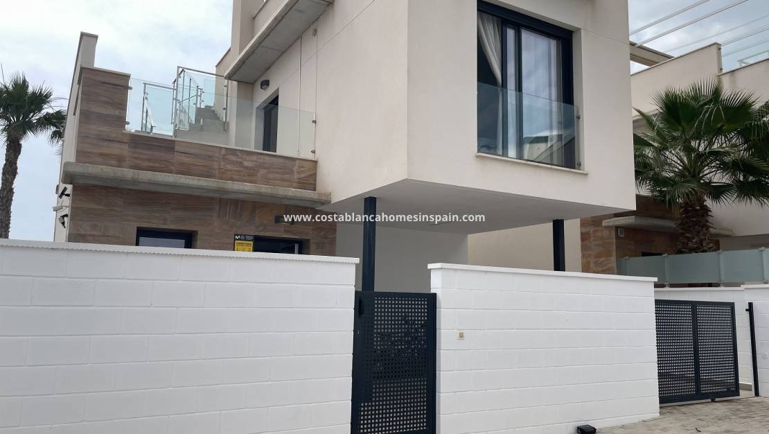 Resale - Detached Villa - Cabo Roig