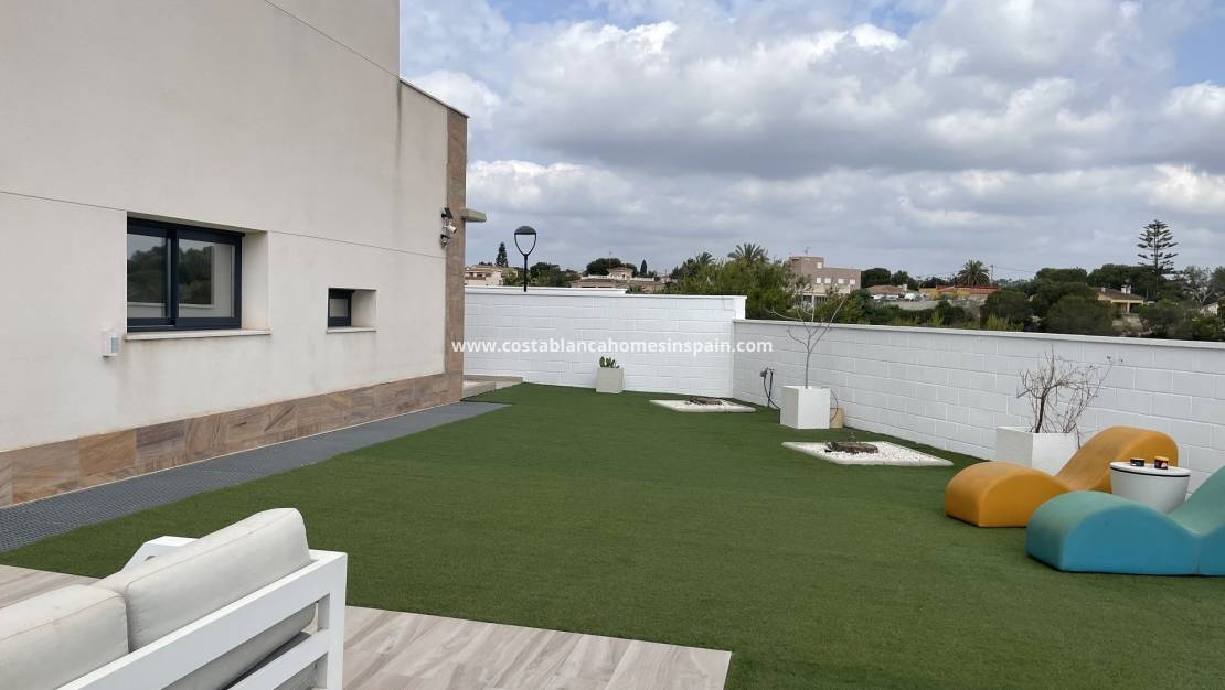 Resale - Detached Villa - Cabo Roig