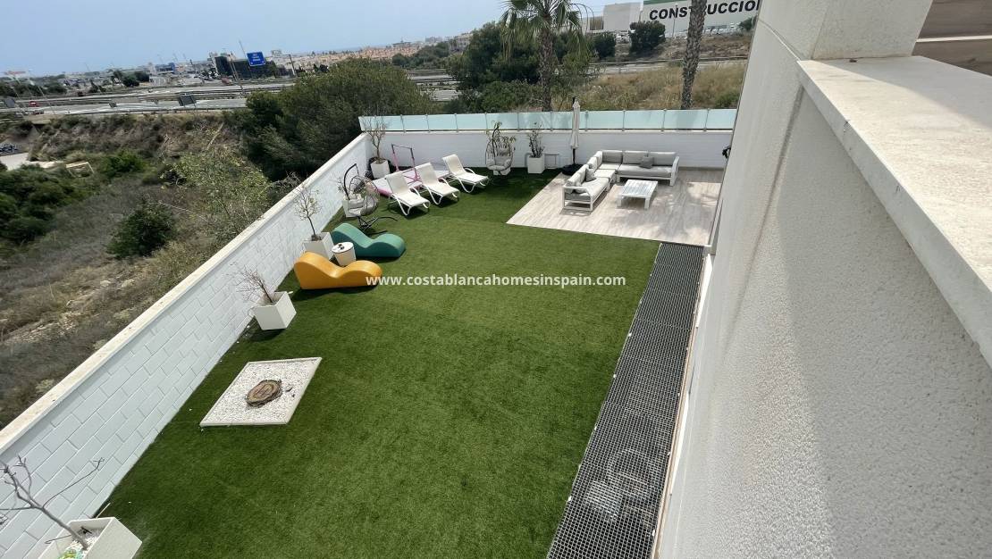 Resale - Detached Villa - Cabo Roig