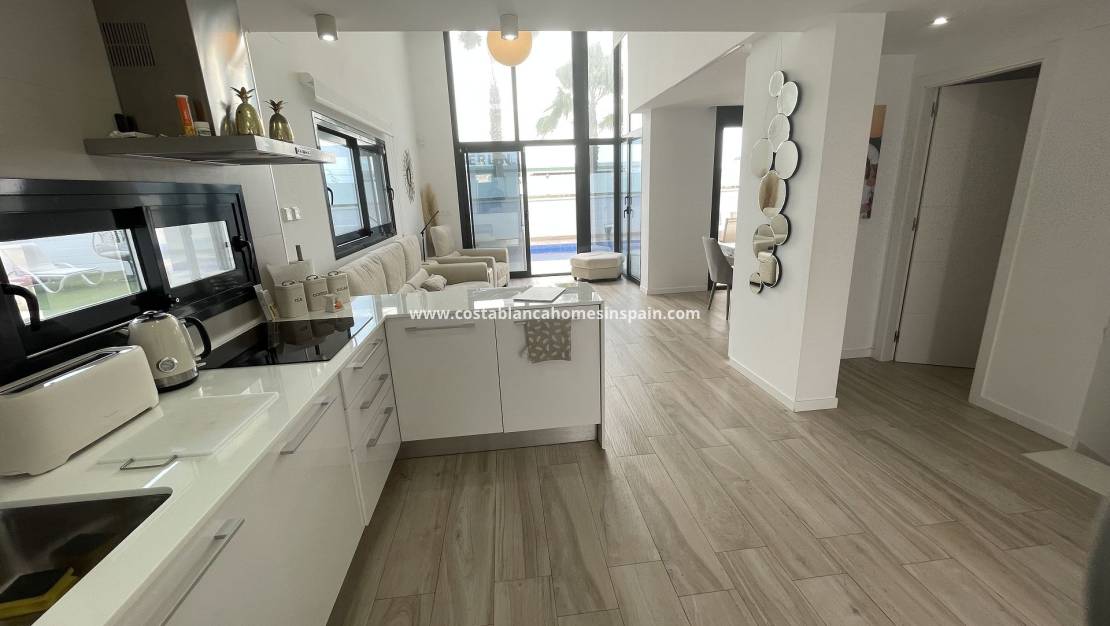 Resale - Detached Villa - Cabo Roig