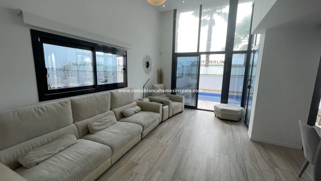 Resale - Detached Villa - Cabo Roig