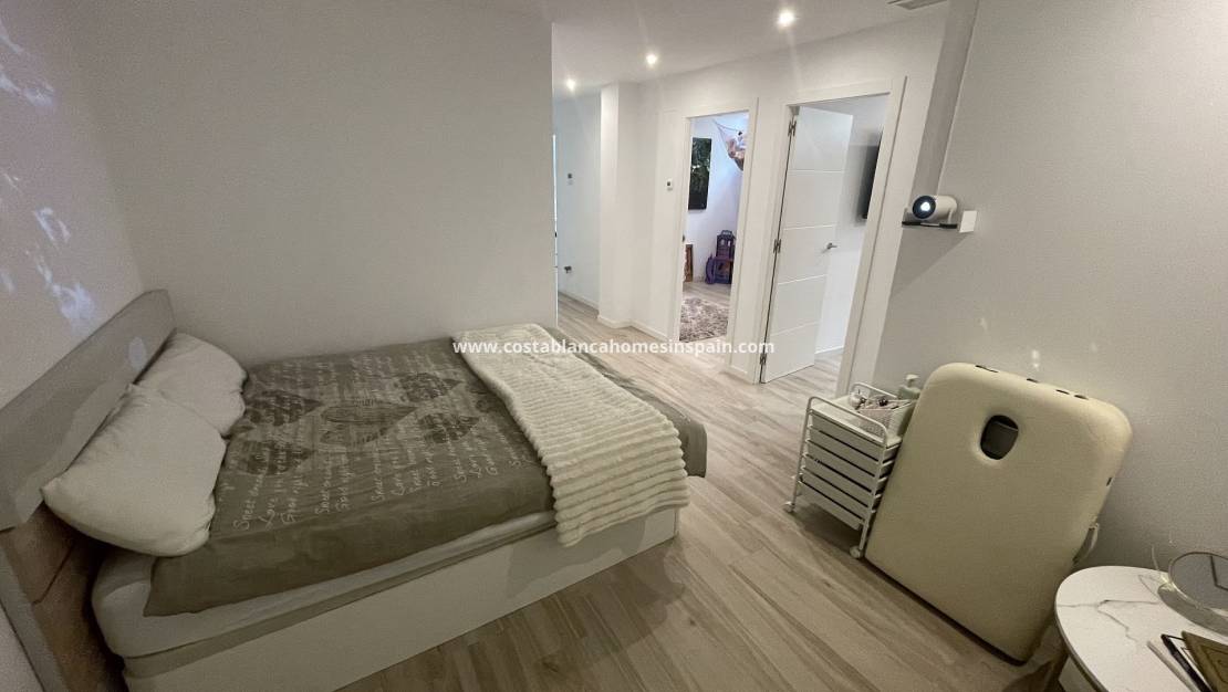 Resale - Detached Villa - Cabo Roig