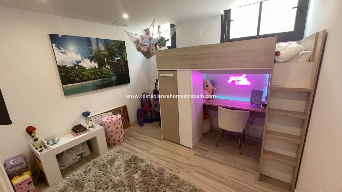 Resale - Detached Villa - Cabo Roig