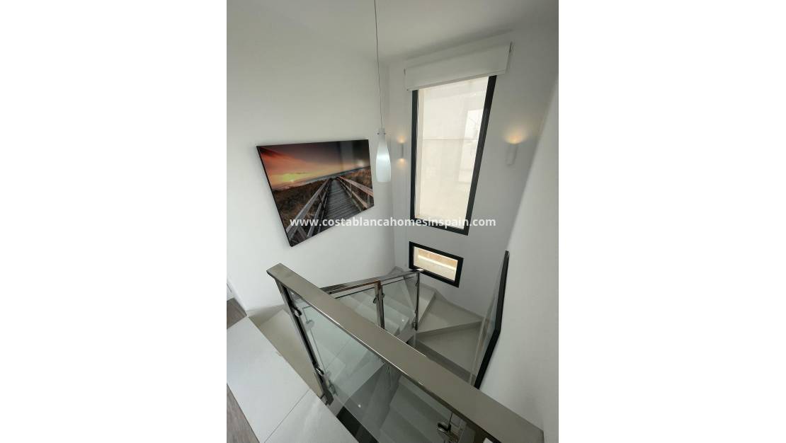 Resale - Detached Villa - Cabo Roig