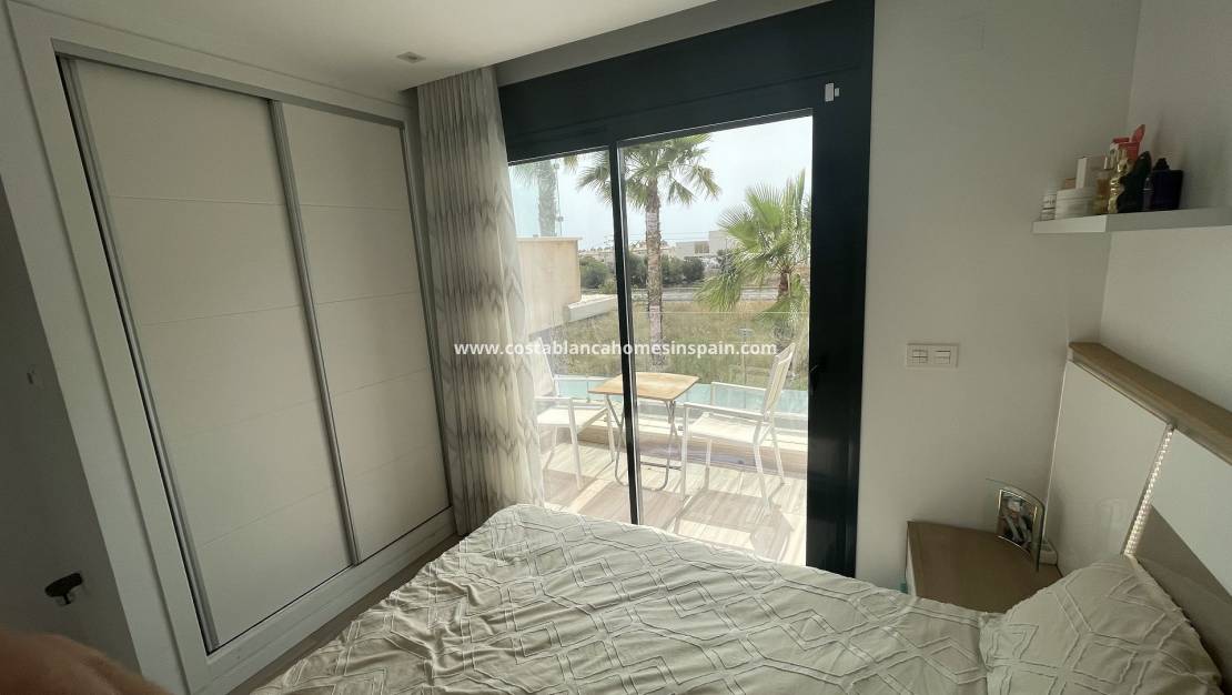 Resale - Detached Villa - Cabo Roig