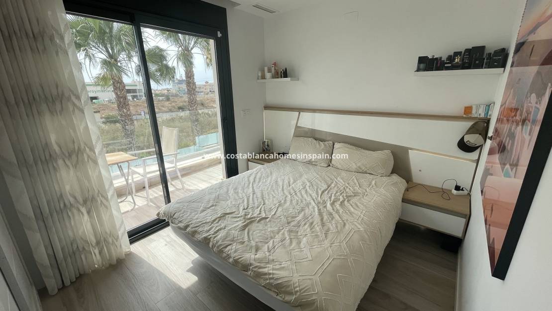 Resale - Detached Villa - Cabo Roig