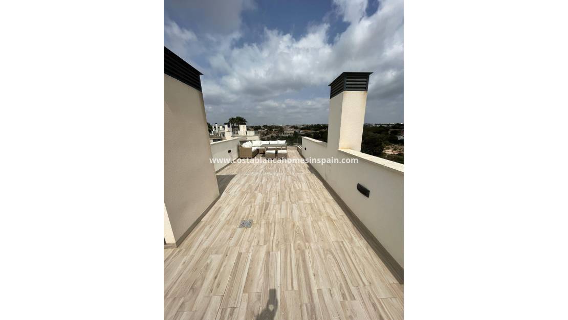 Resale - Detached Villa - Cabo Roig