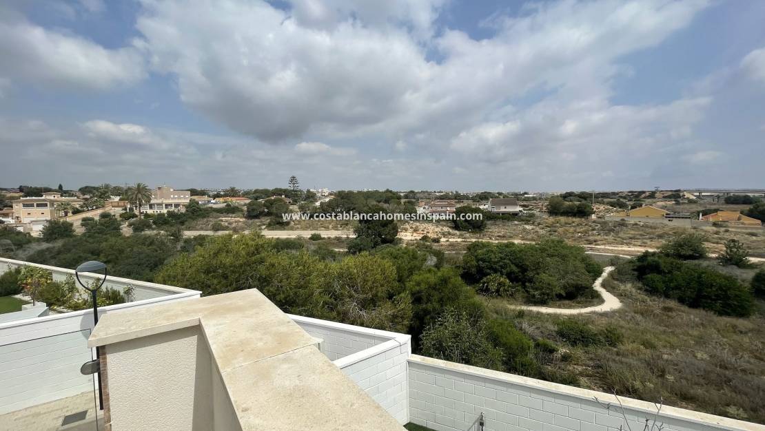 Resale - Detached Villa - Cabo Roig