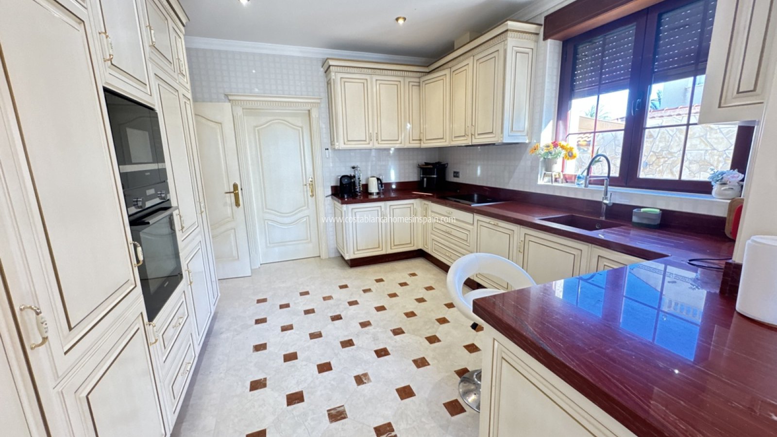 Resale - Detached Villa - Cabo Roig