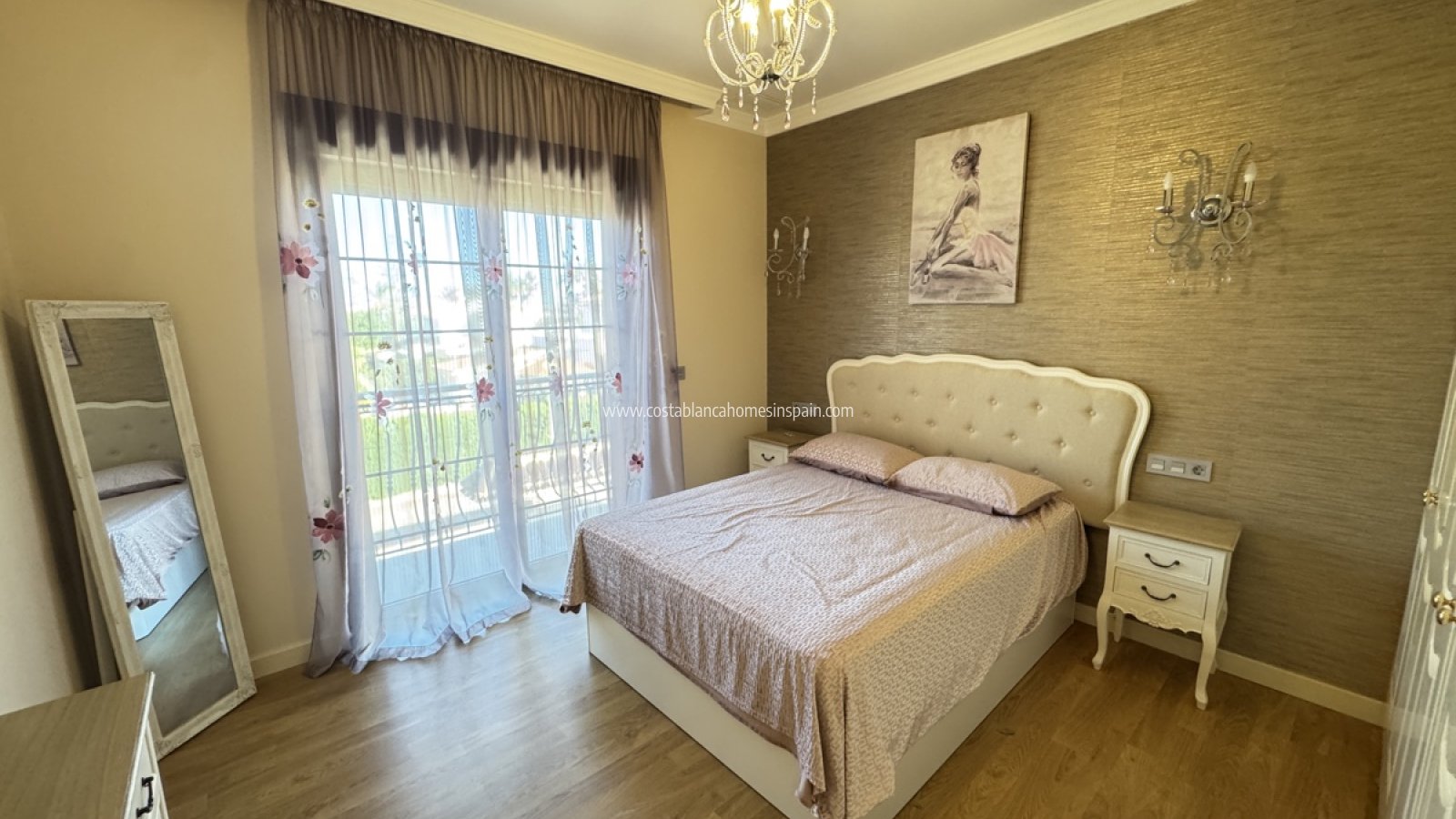 Resale - Detached Villa - Cabo Roig