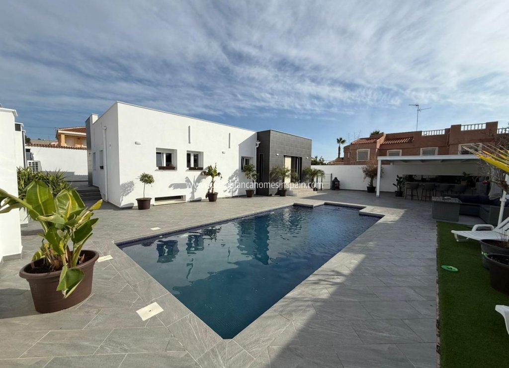 Resale - Detached Villa - Ciudad Quesada