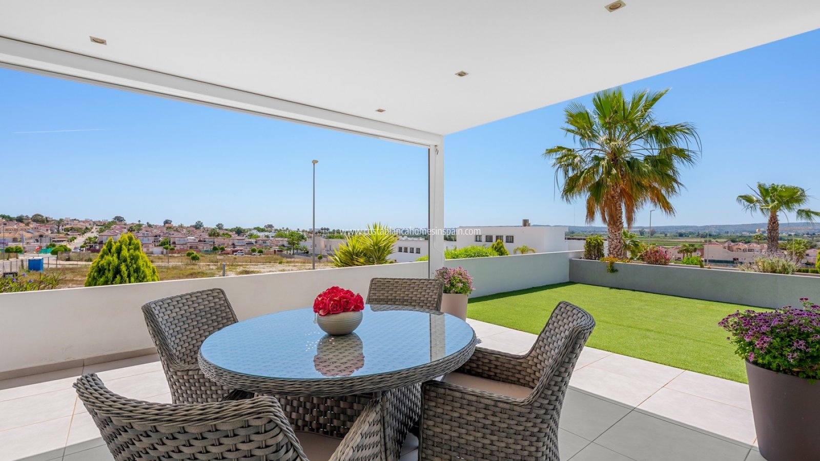 Resale - Detached Villa - La Marina
