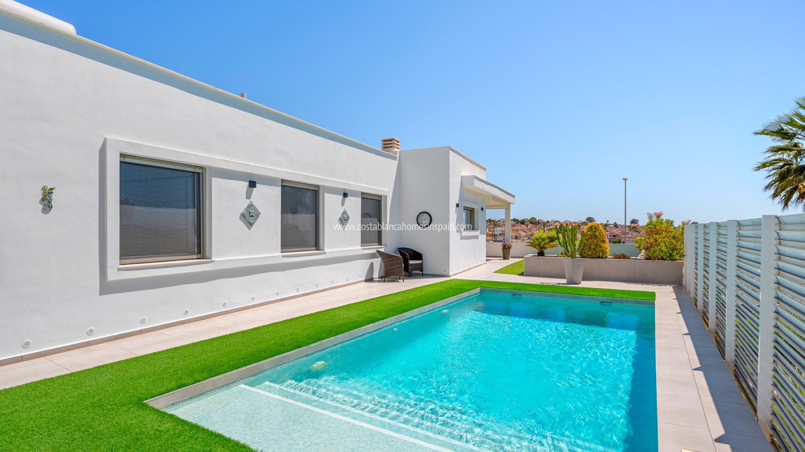 Resale - Detached Villa - La Marina