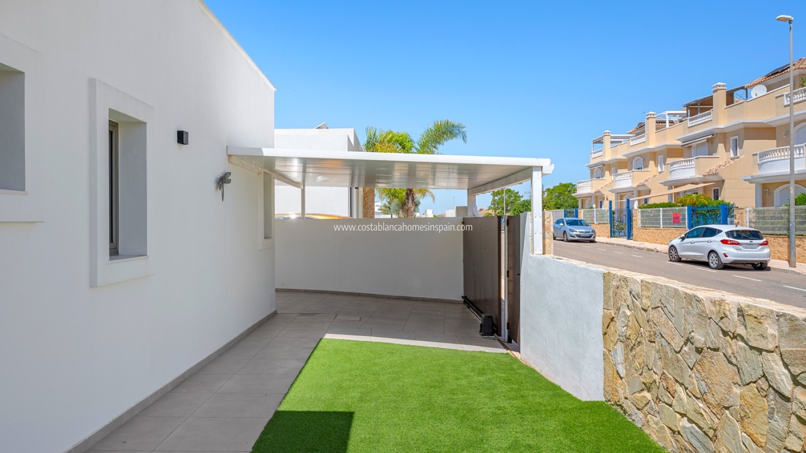 Resale - Detached Villa - La Marina