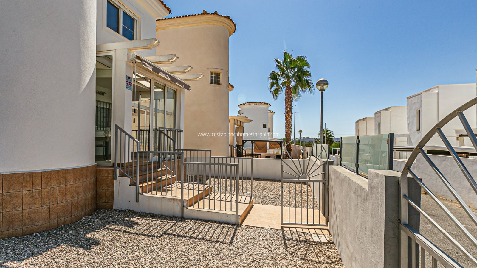 Resale - Detached Villa - La Marina