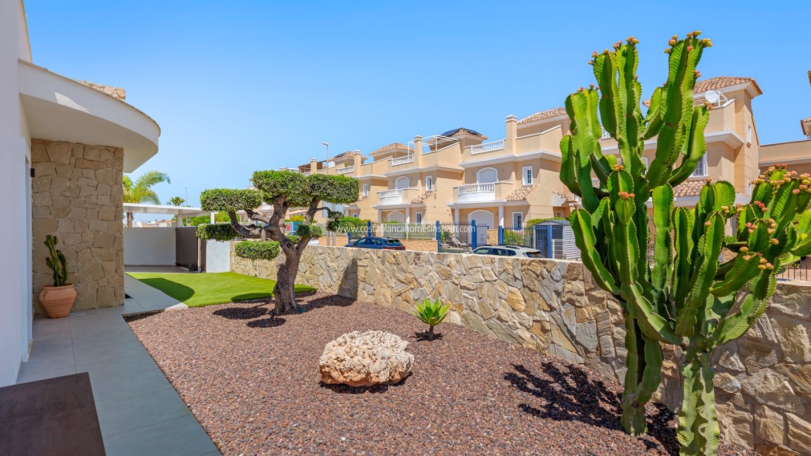 Resale - Detached Villa - La Marina