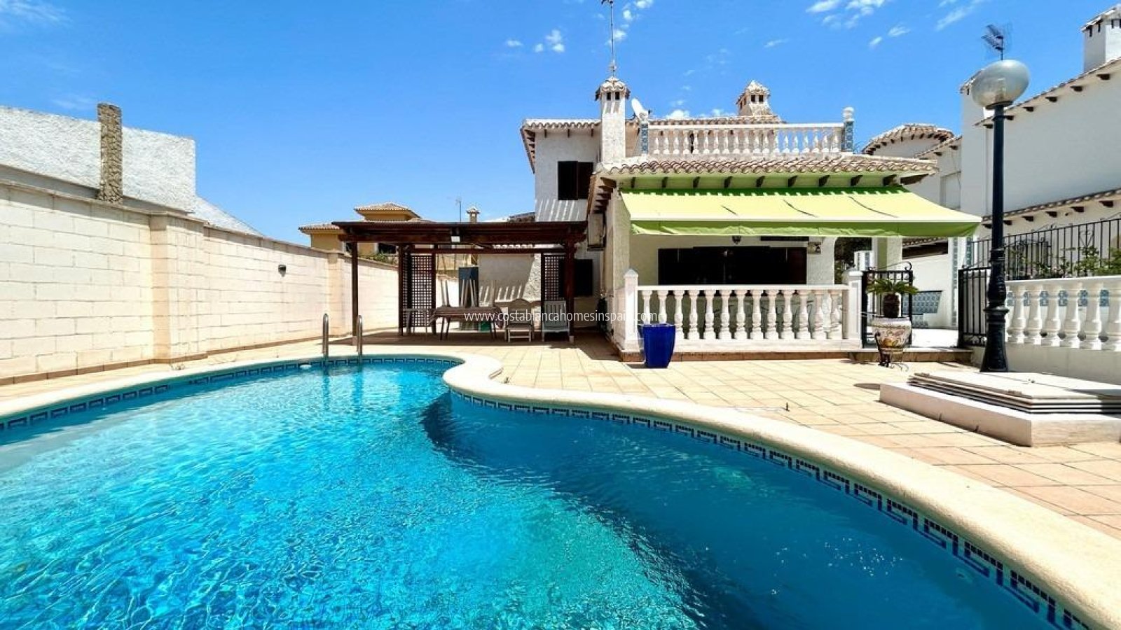 Resale - Detached Villa - La Zenia