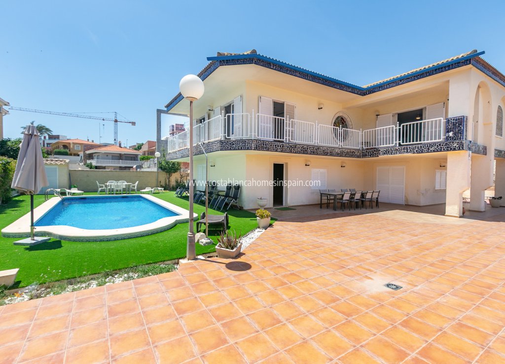 Resale - Detached Villa - La Zenia