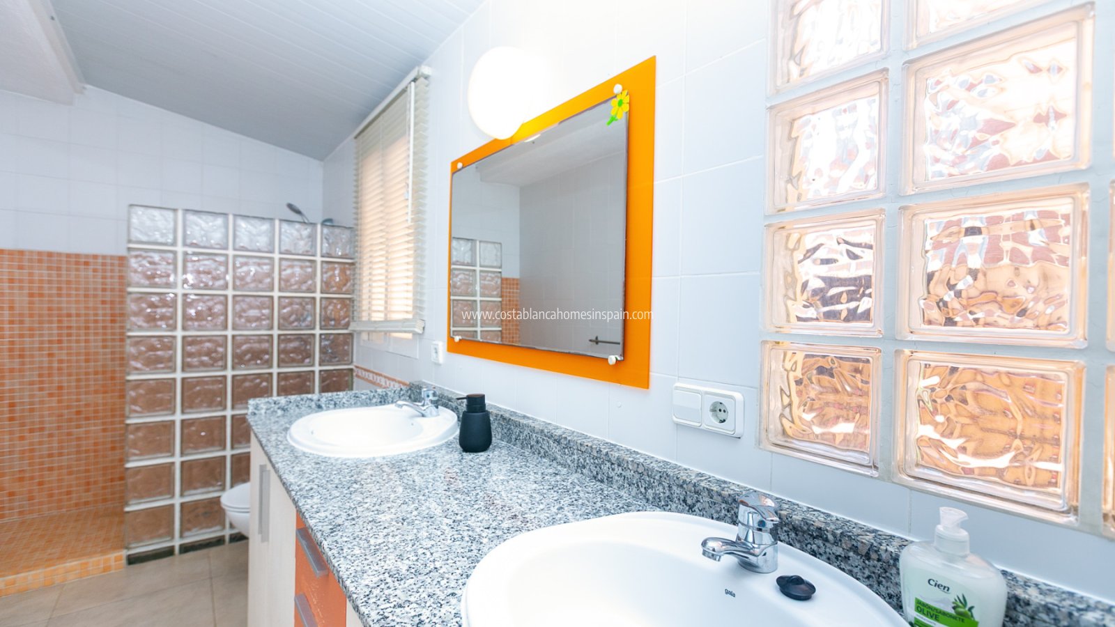 Resale - Detached Villa - La Zenia