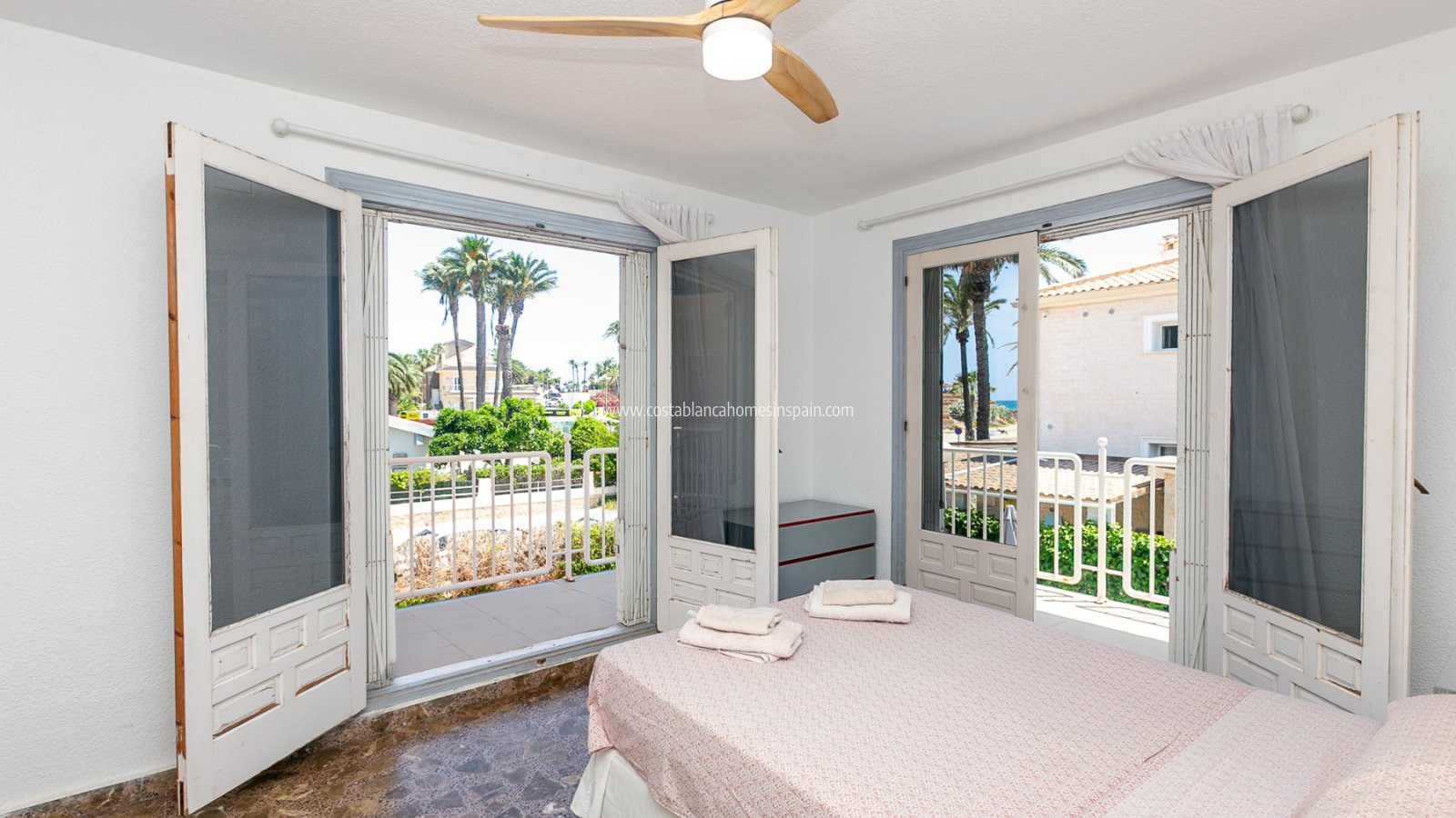Resale - Detached Villa - La Zenia